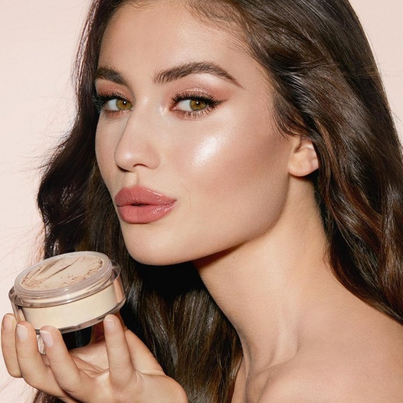 كيفية اخفاء شعر الوجه بالمكياج خلال شهر رمضان