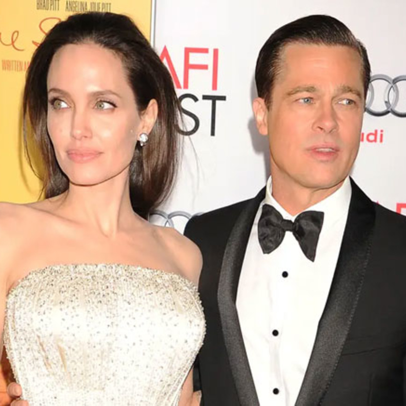  أنجيلينا جولي Angelina Jolie غاضبة من إنفاق براد بيت Brad Pitt الملايين على شراء وتجديد منازل خاصة له
