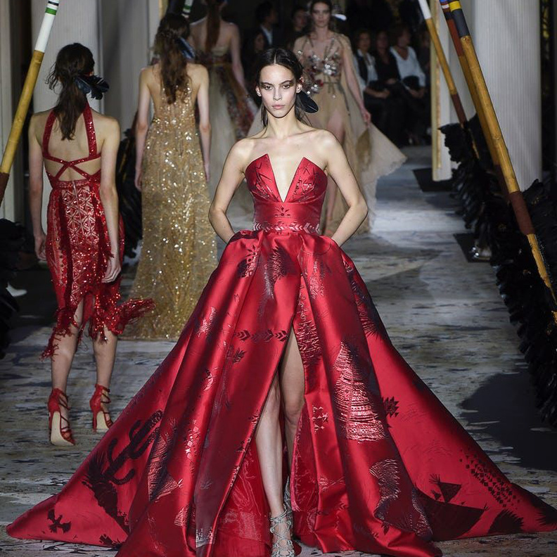 فستان من تصميم زهير مراد