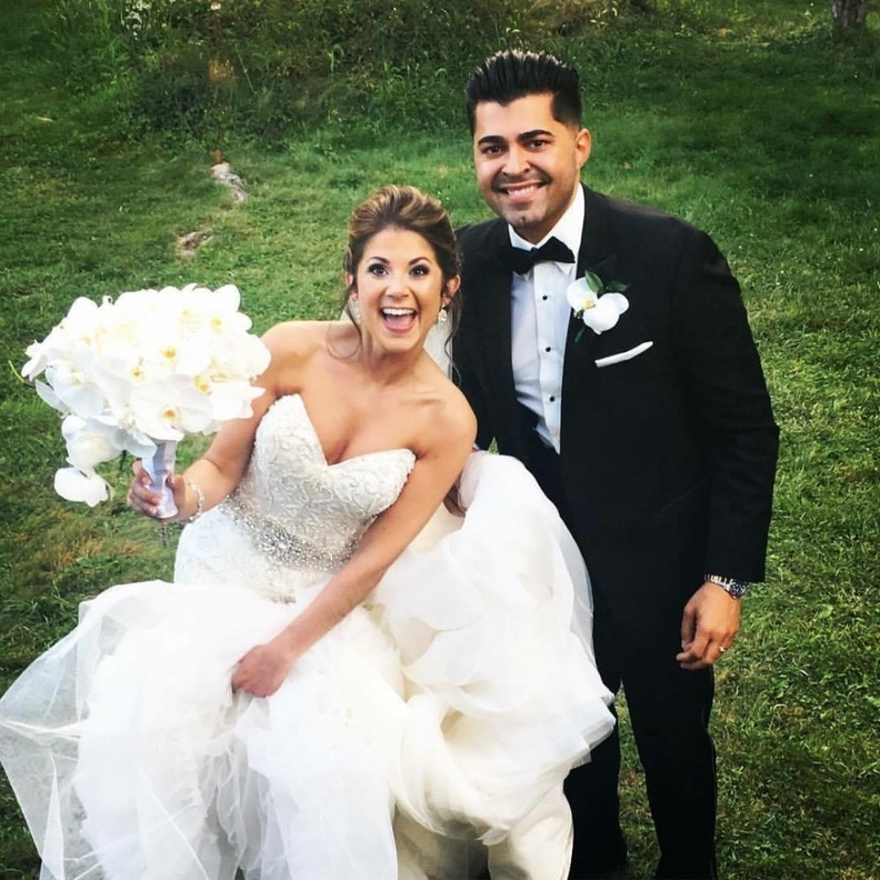 قصة زواج غريبة لزوجين التقيا منذ تاريخ الميلاد