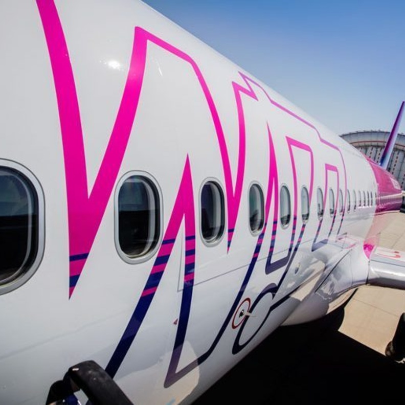 ويز إير الأوروبية للطيران منخفض التكلفة تبدأ بتسيير 5 رحلات جوية عبر مطار أبوظبي الدولي