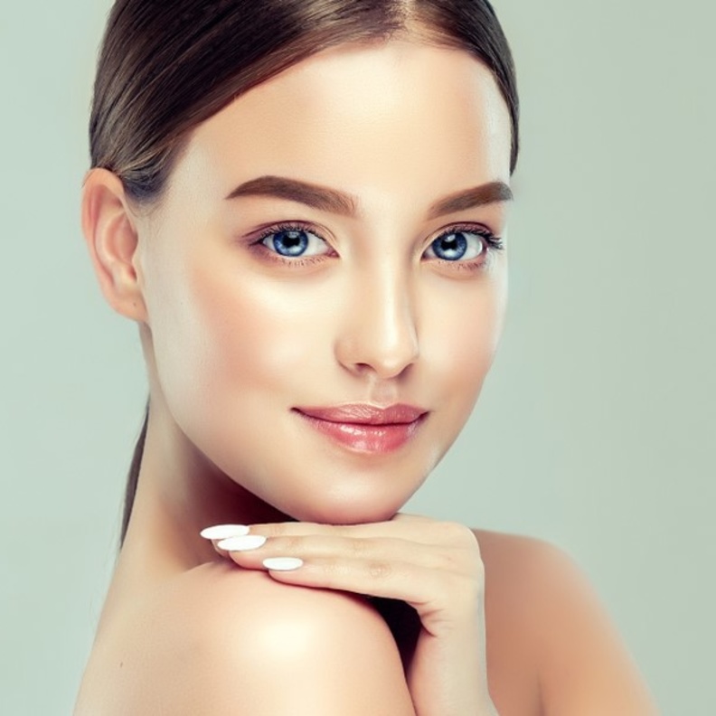 ماسك الكركم وماء الورد لإزالة شعر الوجه بدون ألم