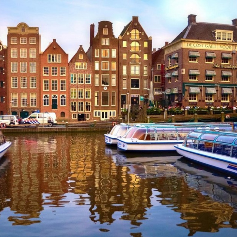  القنوات المائية في امستردام