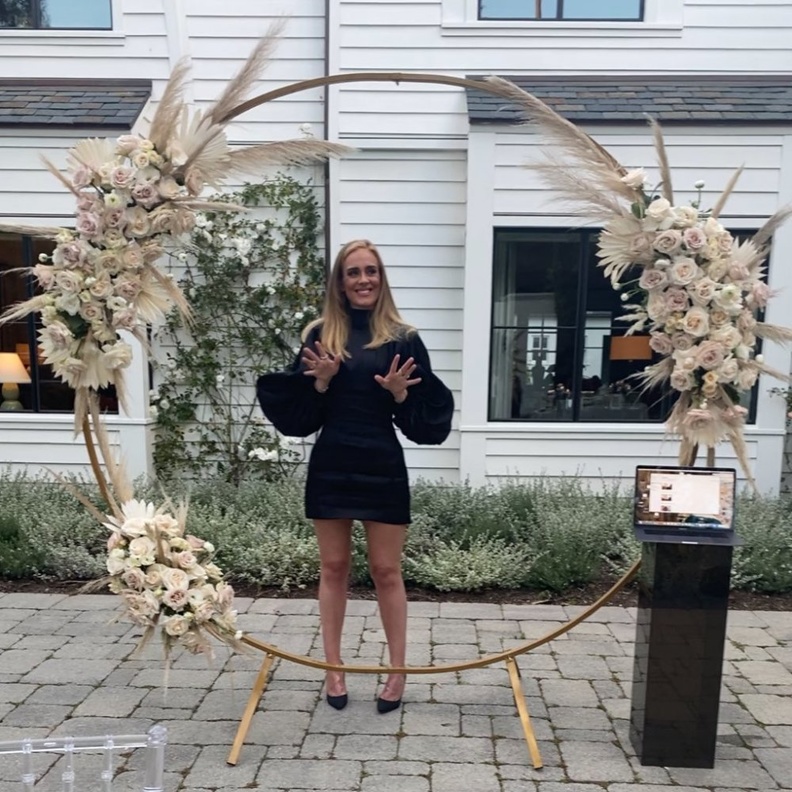 اديل تحتفل بعيد ميلادها بحلة جديدة