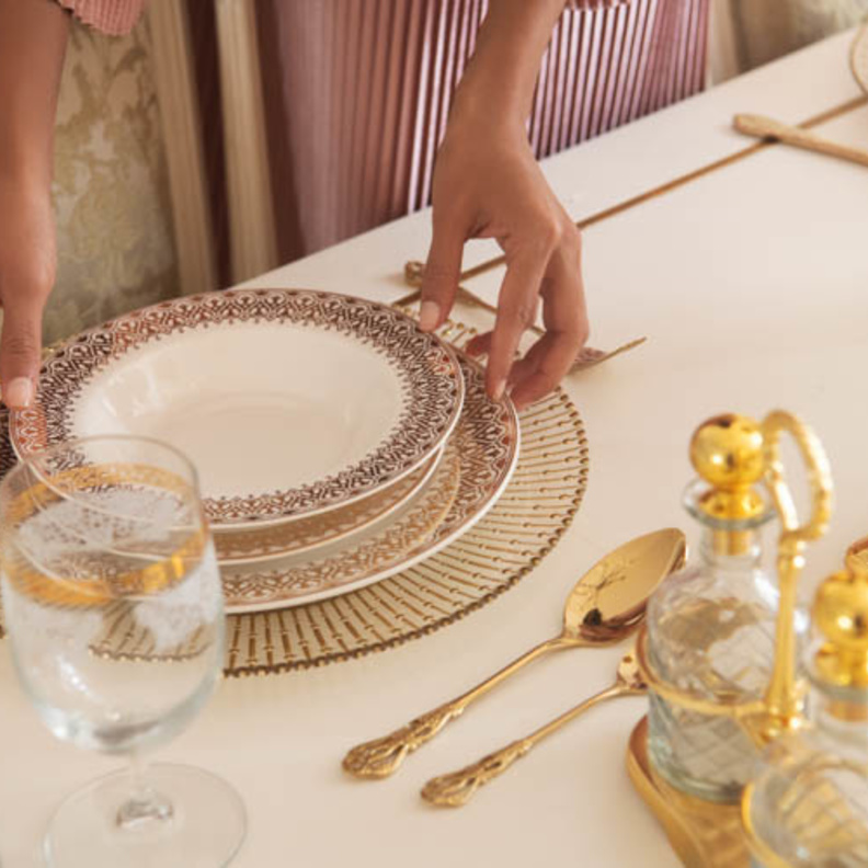 مجموعة رمضان لدى 2XL للأثاث والديكور المنزلي تنشر بهجة الأعياد