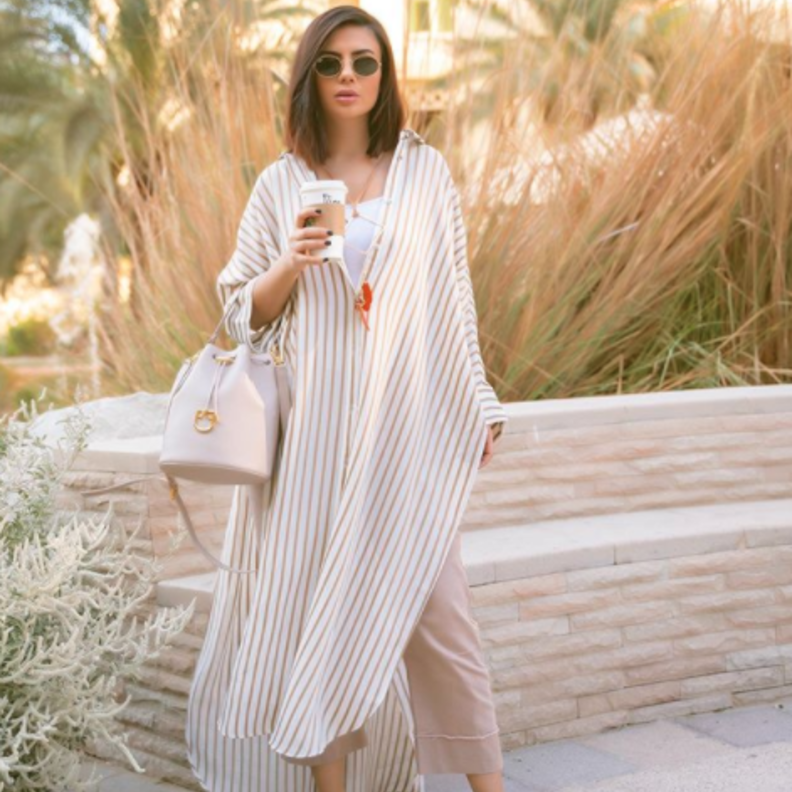  لوك شرقي بدرجات اللون البيج اختارته ديما الأسدي