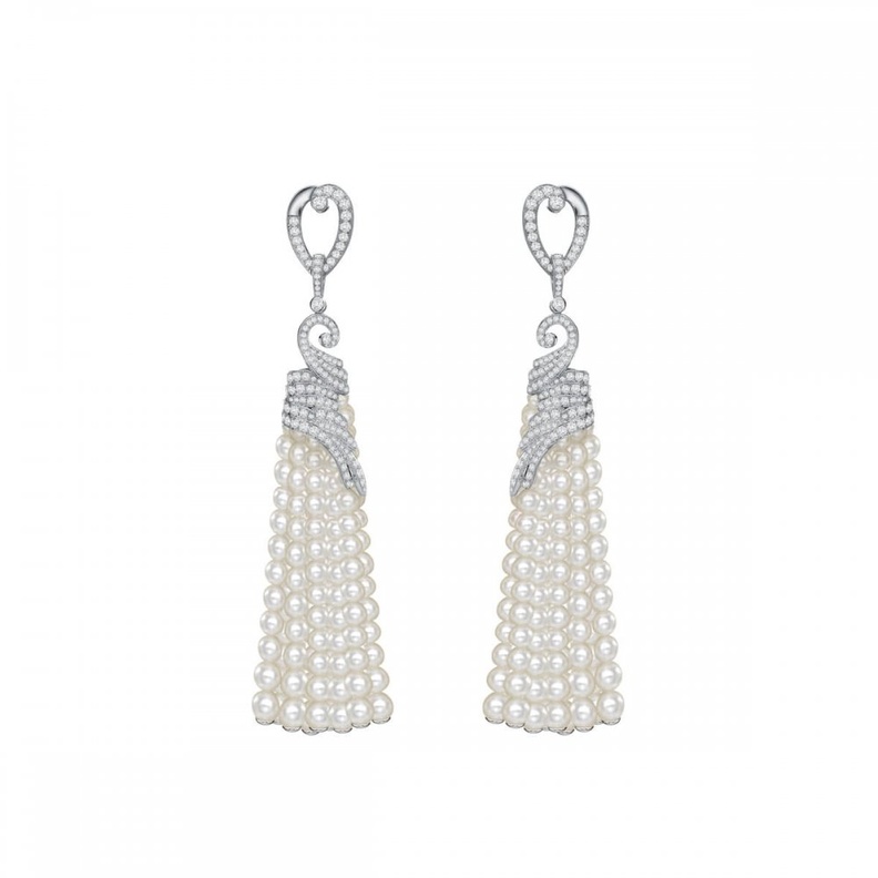  أقراط من جيرارد Garrard