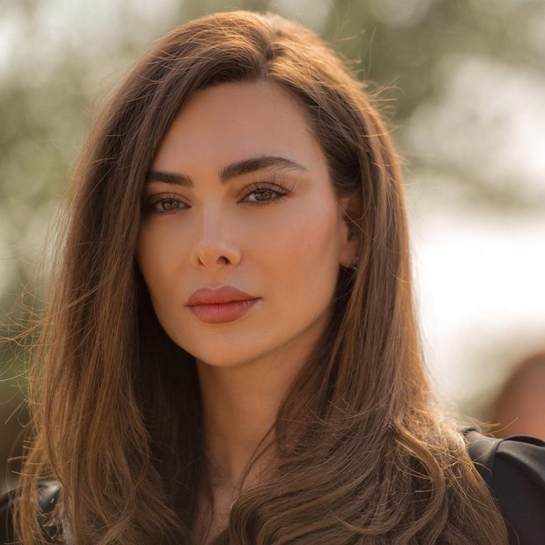 مكياج ناعم مستوحى من ستيفاني صليبا بطلة مسلسل الساحر