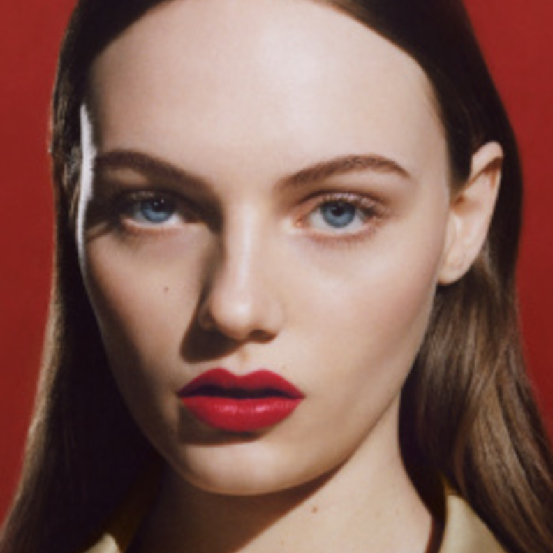 فران سامرز هي الوجه الجديد لبربري بيوتي BURBERRY BEAUTY