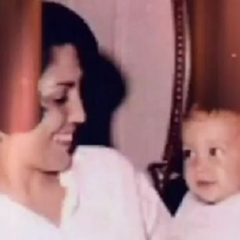 جينيفر لوبيز في طفولتها