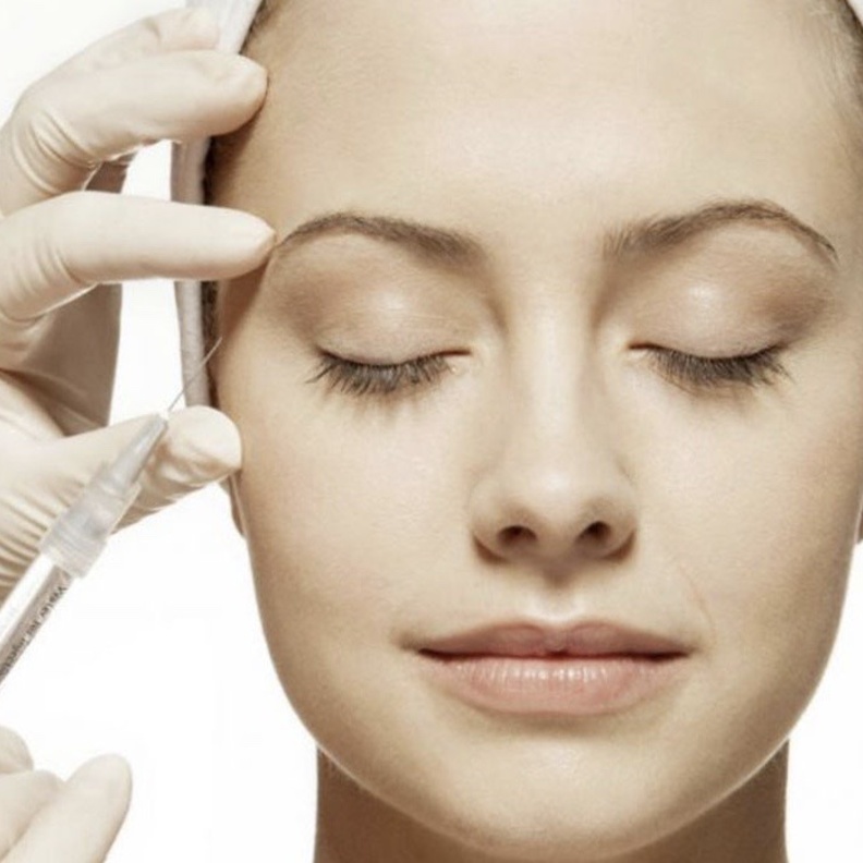 احصلي على حواجب مثالية ورائعة من خلال عملية رفع الحواجب بالحقن