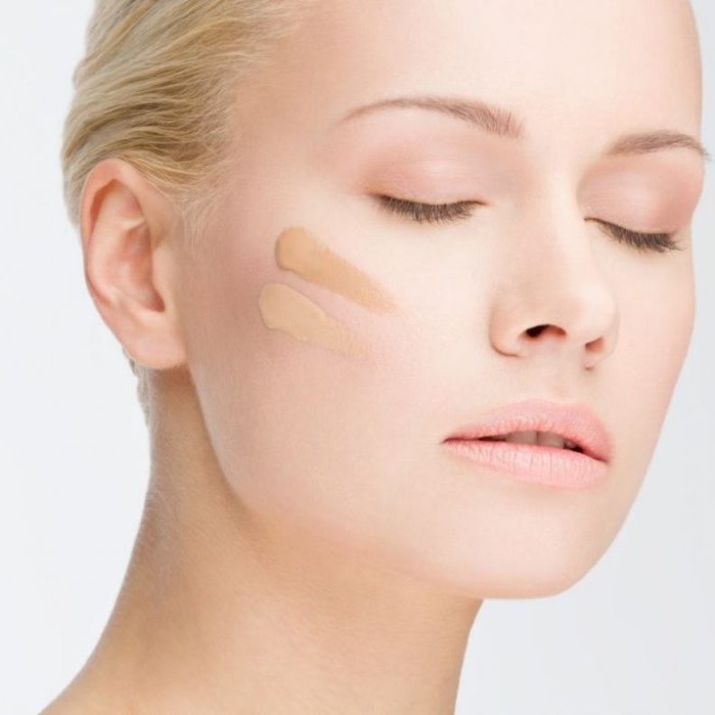 اختاري كريم أساس فاتح إذا كانت بشرتك جافة للحصول على أجمل مكياج