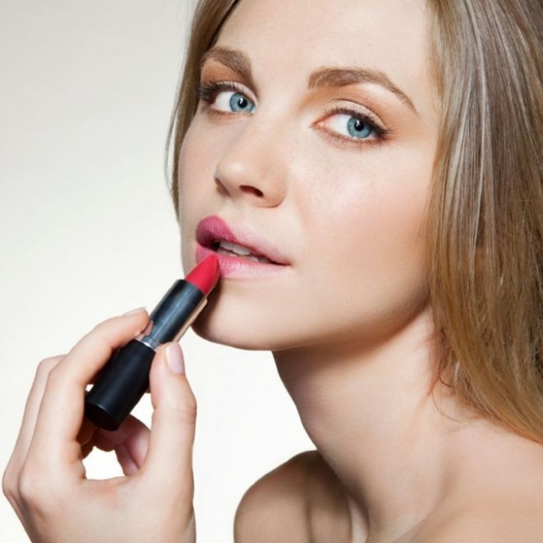 احدث الوان احمر الشفاه موضة صيف 2020