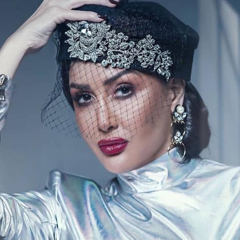 غادة عبد الرازق تحافظ على اطلالات جمالية شبابية