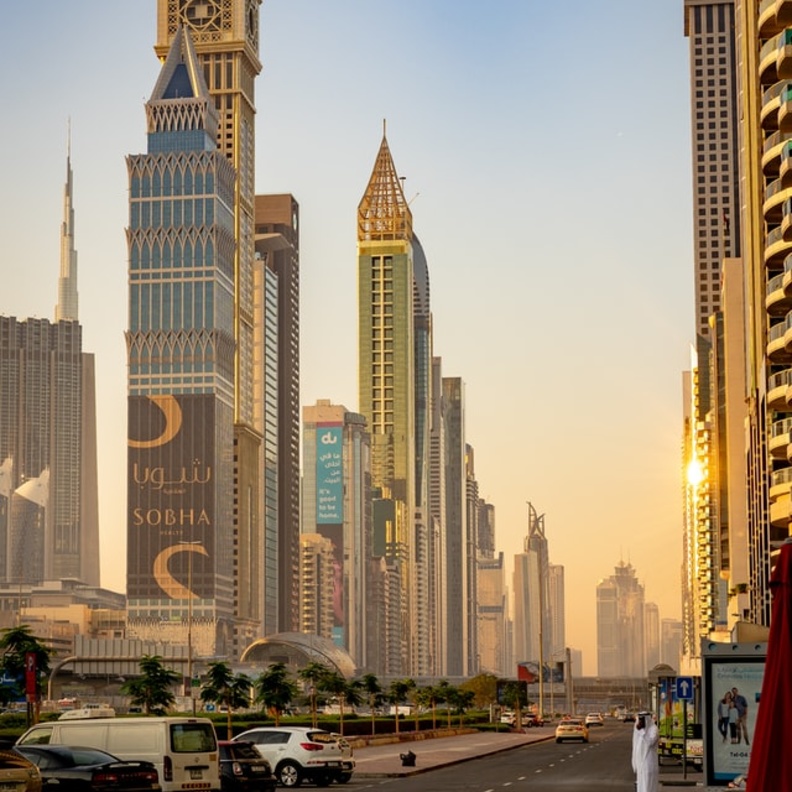 تعديلات طفيفة على تعليمات التخفيف الجزئي على قيود الحركة في دبي