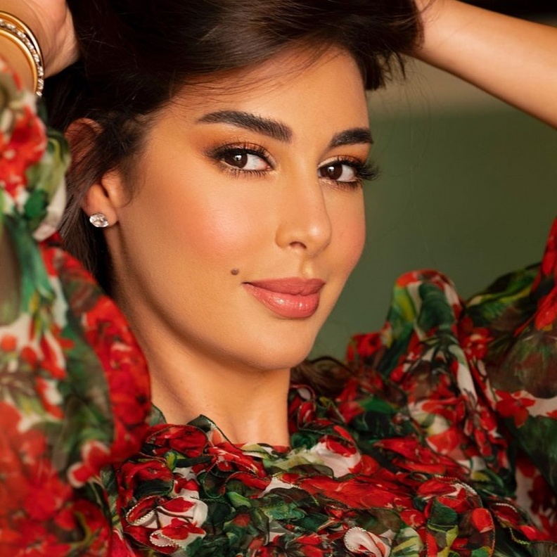  مكياج ناعم بألوان ترابية