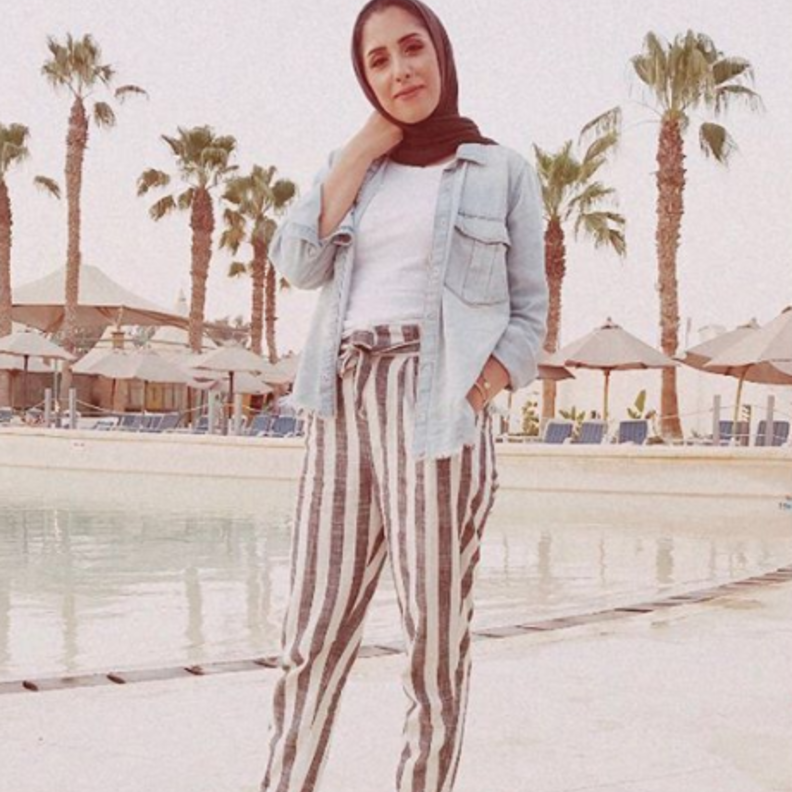  نسقت ريهام خليفة اطلالة شبابية مريحة