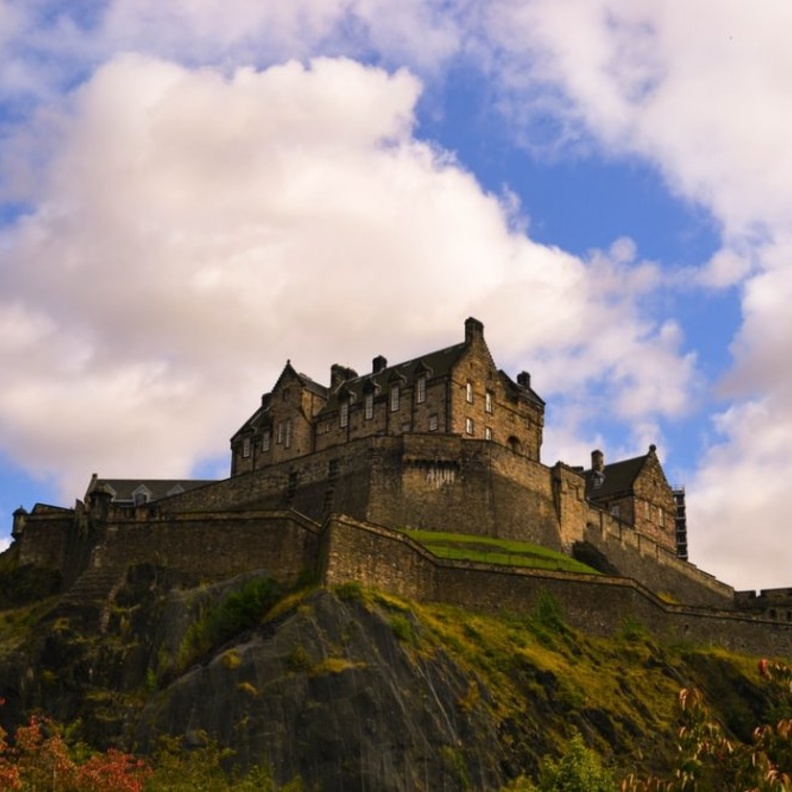 قلعة إدنبره Edinburgh Castle (35,737 متر مربع)، إسكتلندا بواسطة Serena Repice Lentini