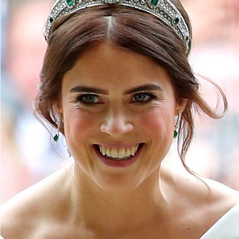 سيدات العائلة المالكة البريطانية.. تتألق بمجوهرات فاخرة من بوشرون