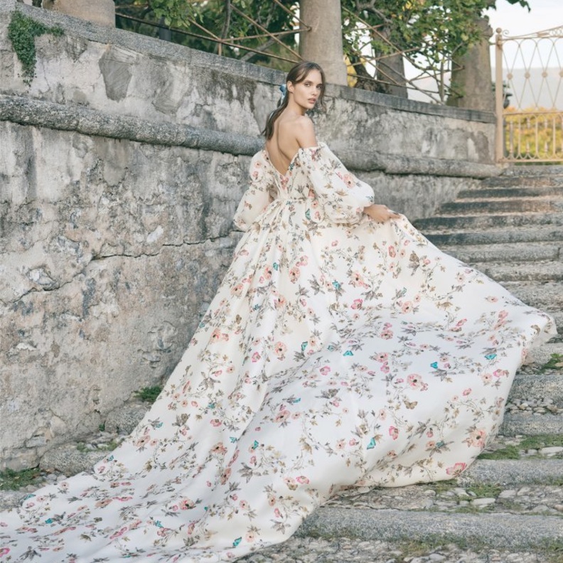 فستان من  monique lhuillier