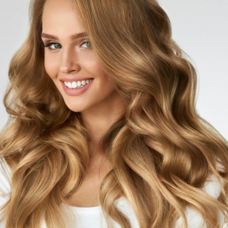  استخدمي لون أشقر أفتح من لون بشرتك لشعر رائع