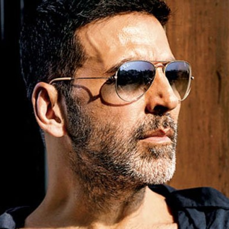 أكشاي كومار يتبرع لشرطة مومباي بأجهزة للكشف عن كورونا