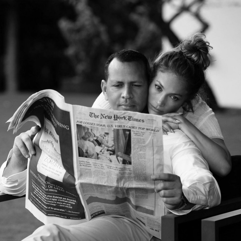 جينيفر لوبيز تعزز مساندة العائلة في هذا الوقت بصورة مع خطيبها أليكس