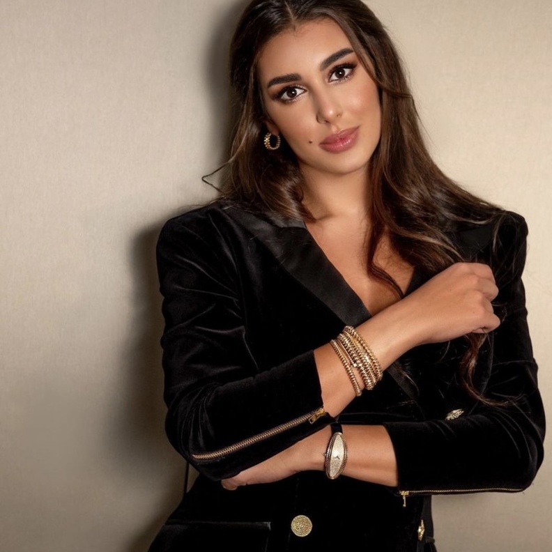 ساعات النجمة ياسمين صبري