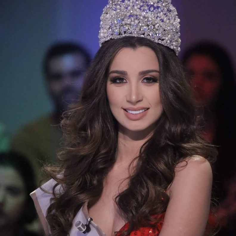 سارة التونسي