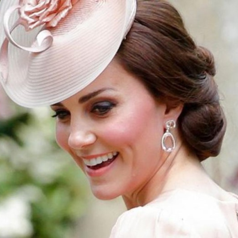 تعرفي على حيل الموضة الذكية التي تستخدمها سيدات العائلة الملكية لإطلالات مميزة