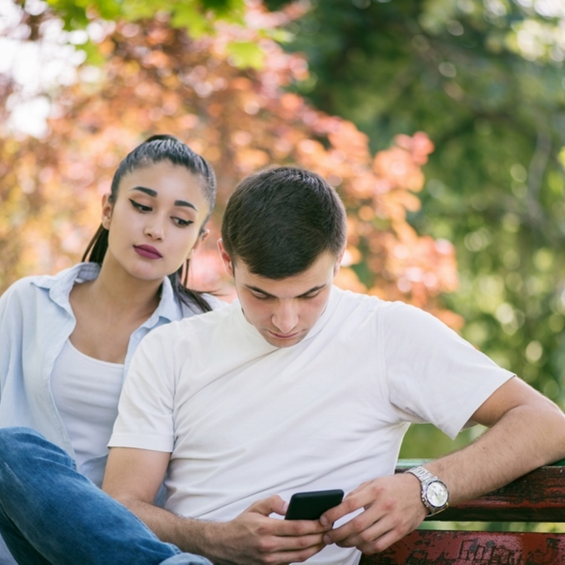  الغيرة هي من أبرز الأمور التي تسبّب المشاكل في العلاقة