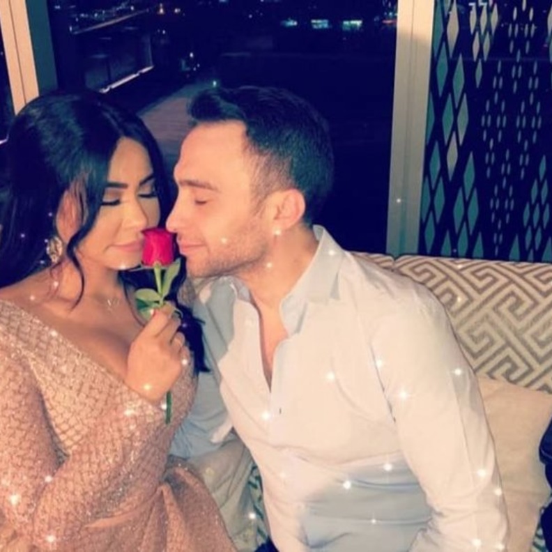 تلقت شيرين عبد الوهاب نبأ رحيل والدها خلال شهر العسل