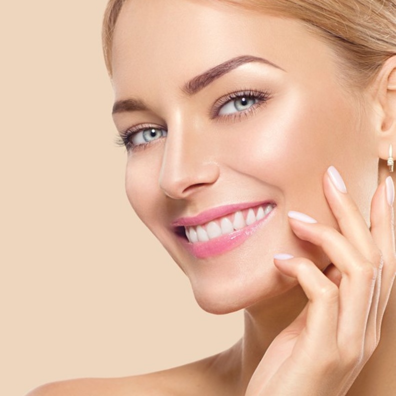 فوائد ماسك عصير الطماطم والجليسرين للبشرة قبل العيد