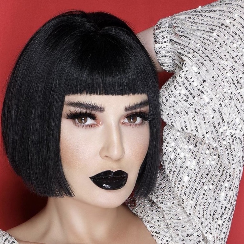  سيرين عبد النور بالشعر الكاريه القصير مع الغرة الأمامية