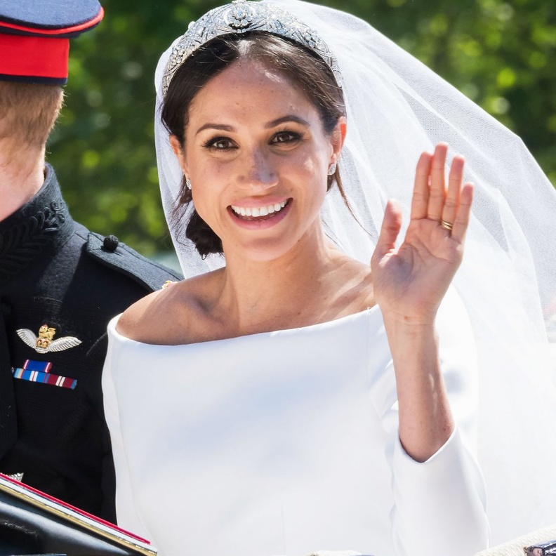 رصعّت ميغان ماركل اطلالتها في حفل زفافها بتاج الماس ملكي امتلكته الملكة ماري في الماضي