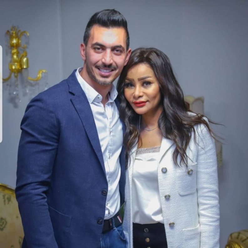 شقيقة محمد رمضان وزوجها