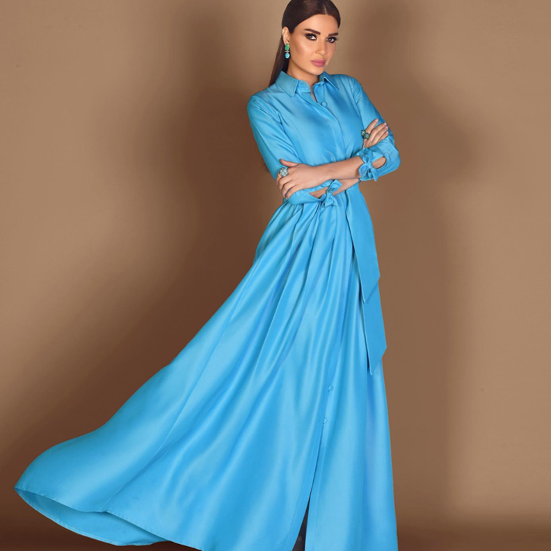  صور اطلالات سيرين عبدالنور بموضة الفستان الأزرق الطويل