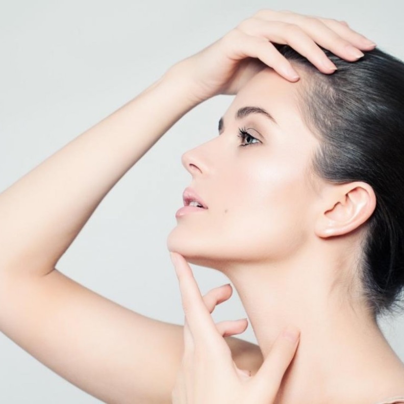  تخلصي من مشاكل الأسنان وانحسار الفك من خلال عملية تجميل الفك بتقنية تكساس