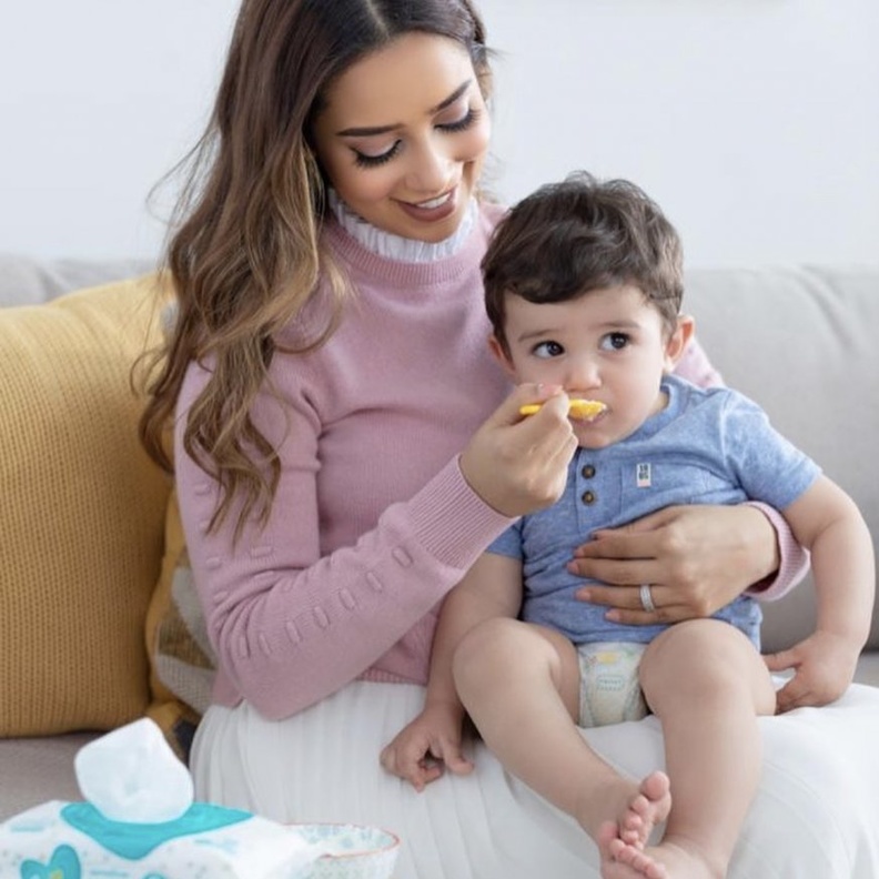 بلقيس فتحي بصورة لطيفة برفقة ابنها تركي