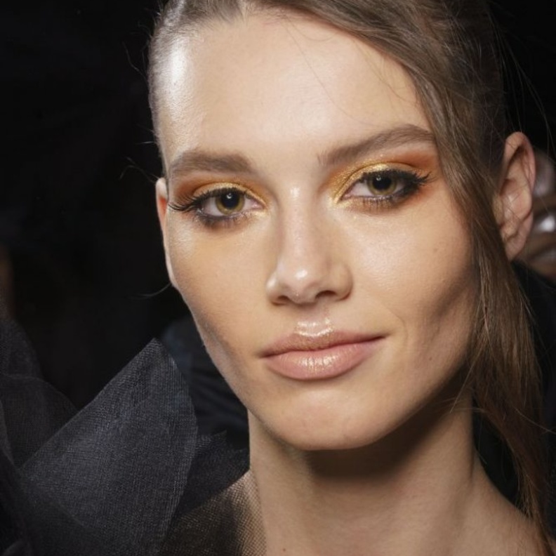  مكياج عيون براق لسهرات عيد الفطر 2020