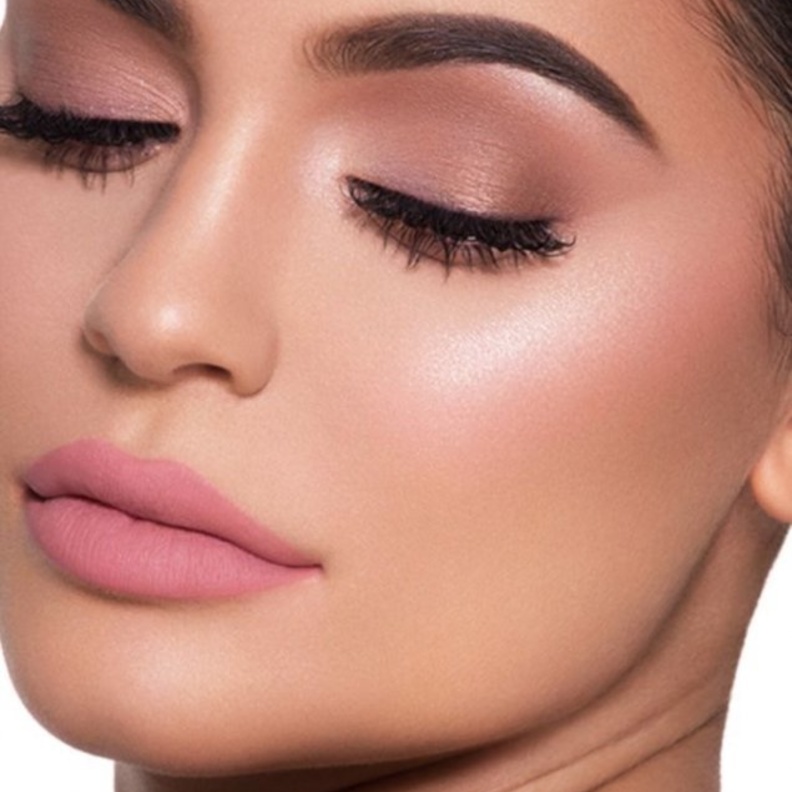  مكياج وردي ناعم لنهار العيد