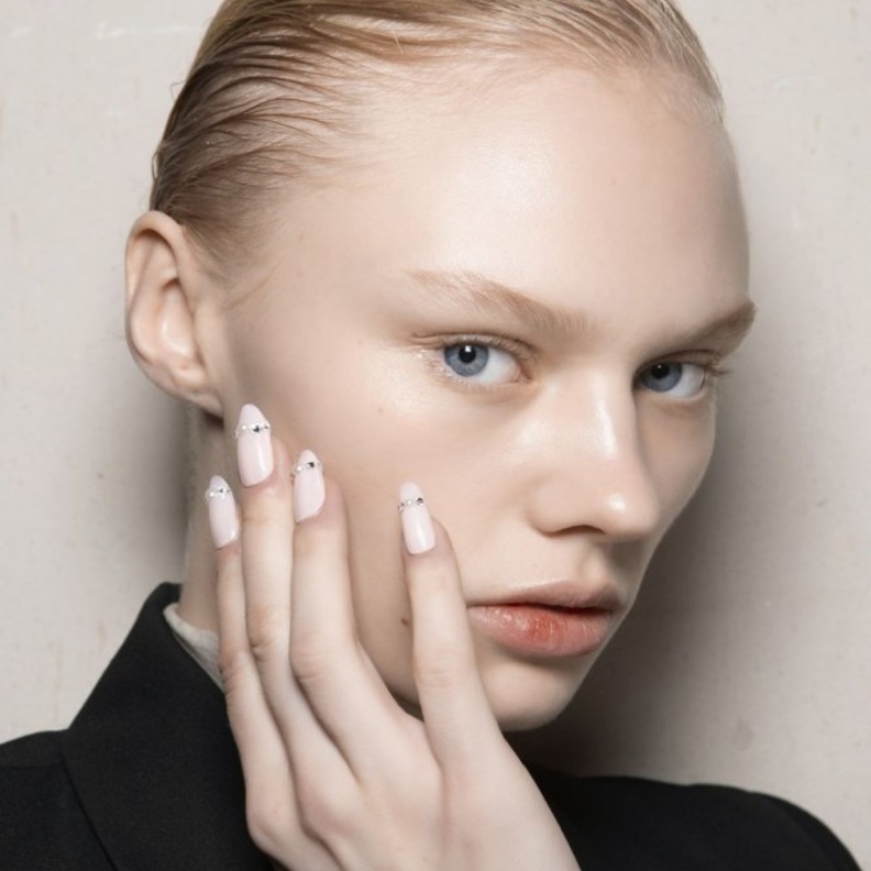 رسومات مناكير سهلة طبقيها في العيد 2020 من Emilio Pucci