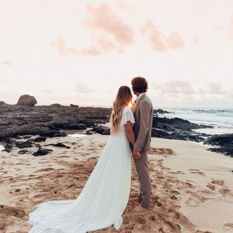  اجمل صور للعرسان على شاطئ البحر