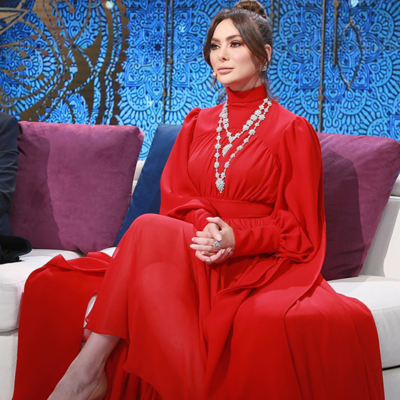 موديلات فساتين باللون الاحمر من وحي النجمة ستيفاني صليبا