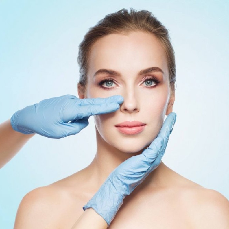 احصلي على وجه متناسق بعد خضوعك لعملية تصغير فتحات الأنف