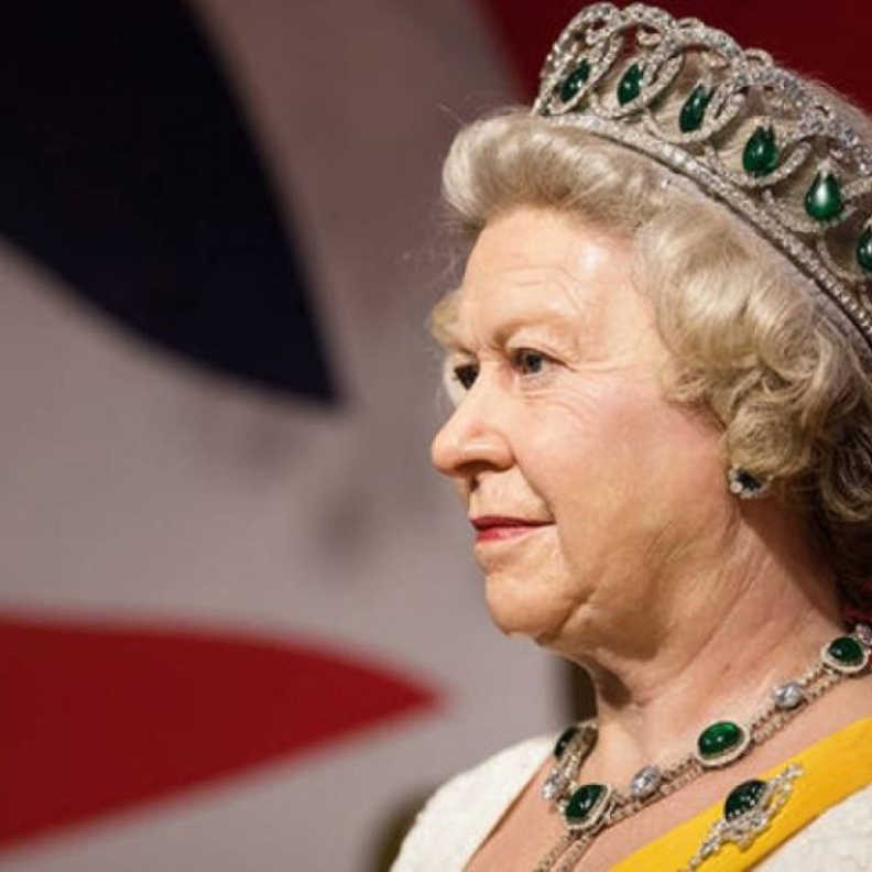 ما هي أشهر الأوسمة الملكية التي حصل عليها أفراد العائلة المالكة البريطانية؟