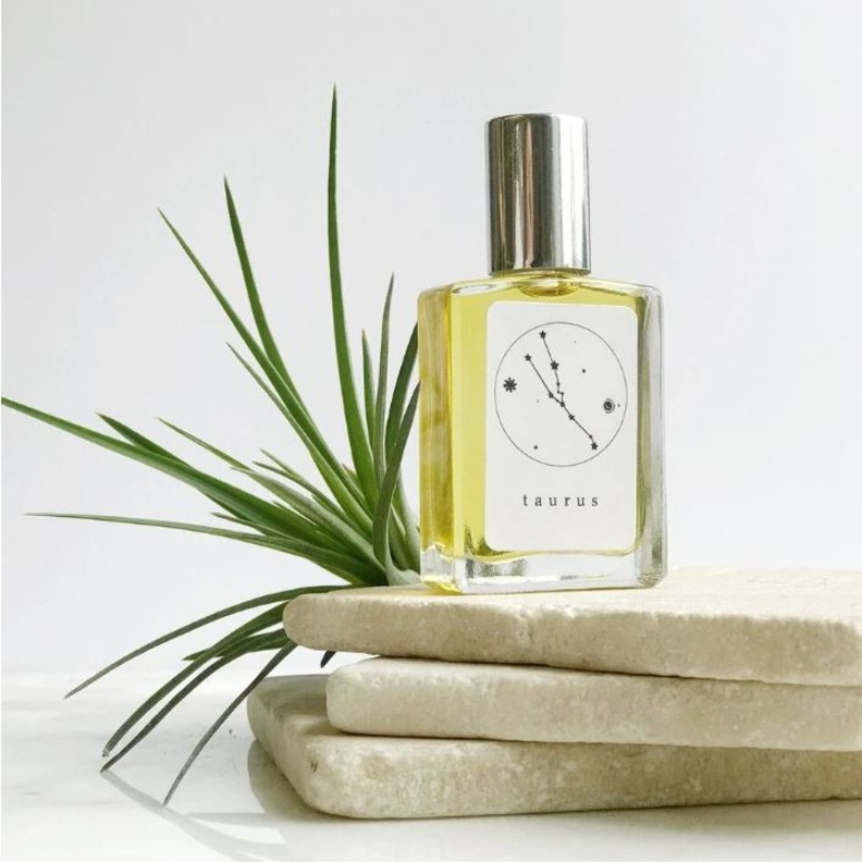 تعشق المرأة الثور العطور بجميع أنواعها