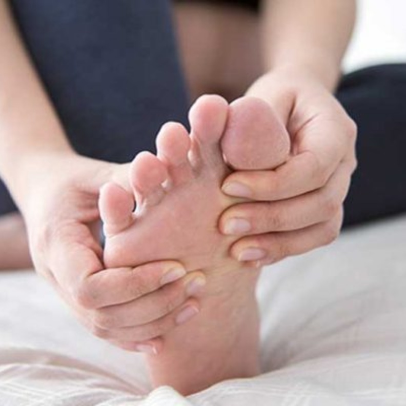  اسباب الم الساقين وقت النوم