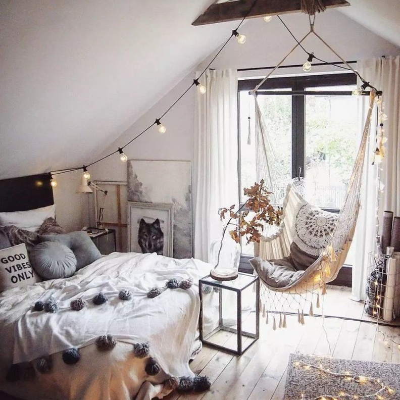 الإنارة الخافتة ما يميز ديكورات غرف النوم البوهيمية