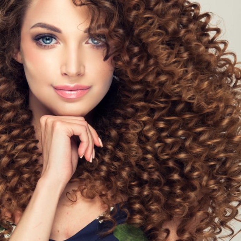  فوائد زيت الأفوكادو للشعر الخشن وطرق استخدامه